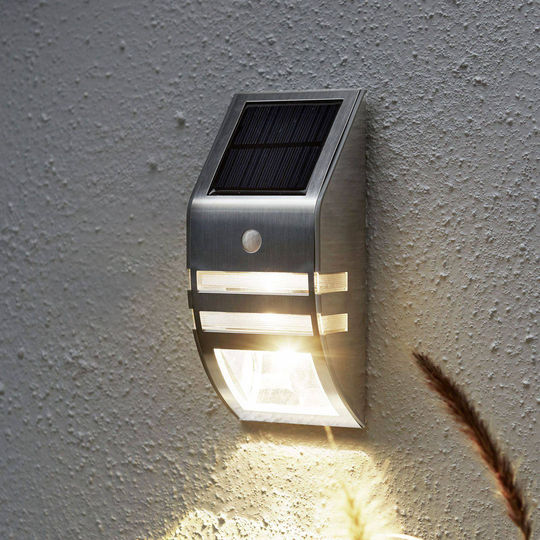 Soldriven LED-vägglampa Wally, rörelsesensor