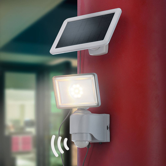 Soldriven LED-väggspot Power, 500 lumen, IR-sensor